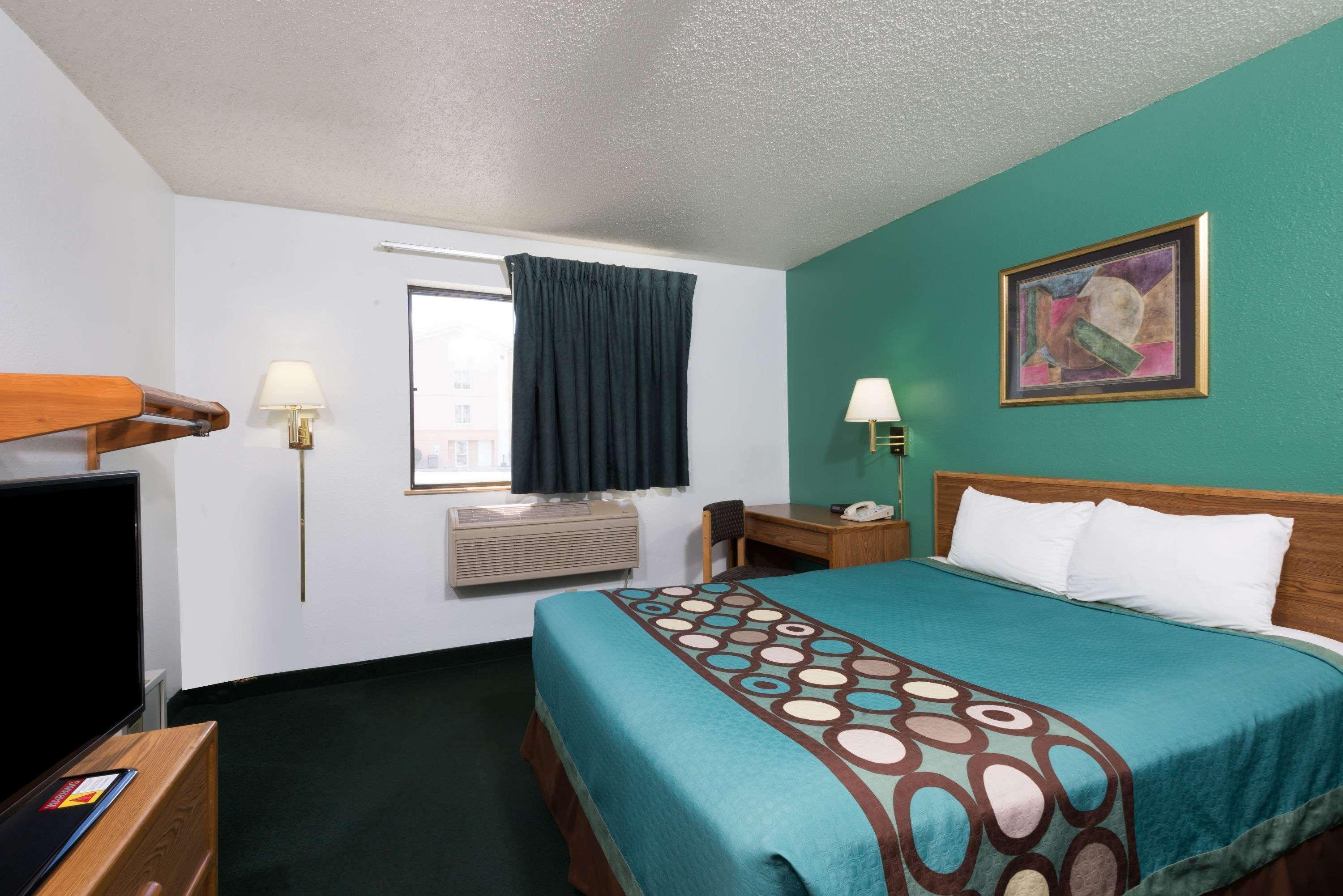 Super 8 By Wyndham 3*