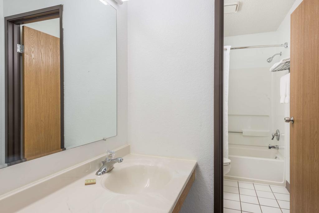 Super 8 By Wyndham New Stanton